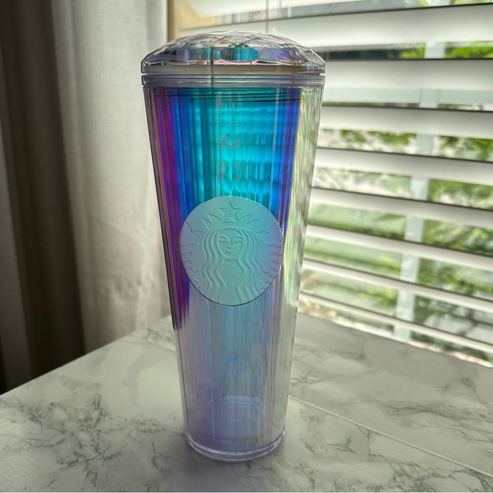 Starbucks 2020 Tumbler Iridiscent Unicorn Diamond Holographic Rainbow 24oz